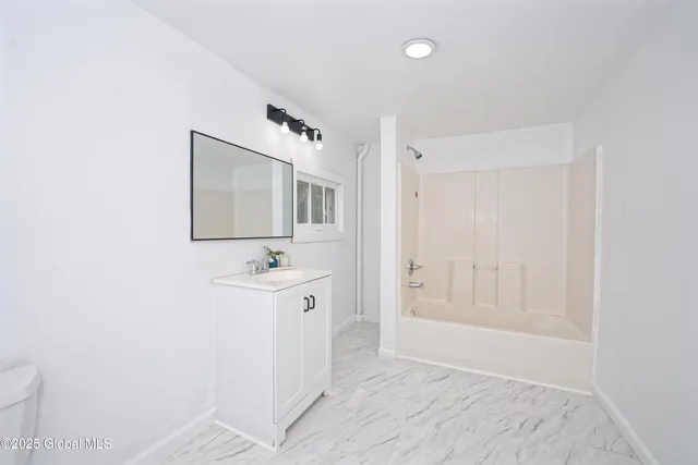 $299,000 | 714 Route 29 Milton Ny 12863, Rock City Falls, NY 12863