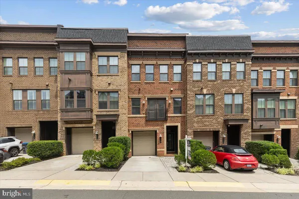 $998,000 | 3117 Sundrops Court, Fairfax, VA 22031