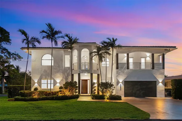 $24,995 | 552 Palm Drive, Hallandale Beach, FL 33009
