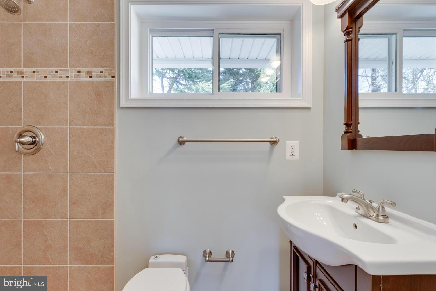 7414 Inzer Street Springfield, VA 22151 - Photo 14 of 30 Bath (Master)