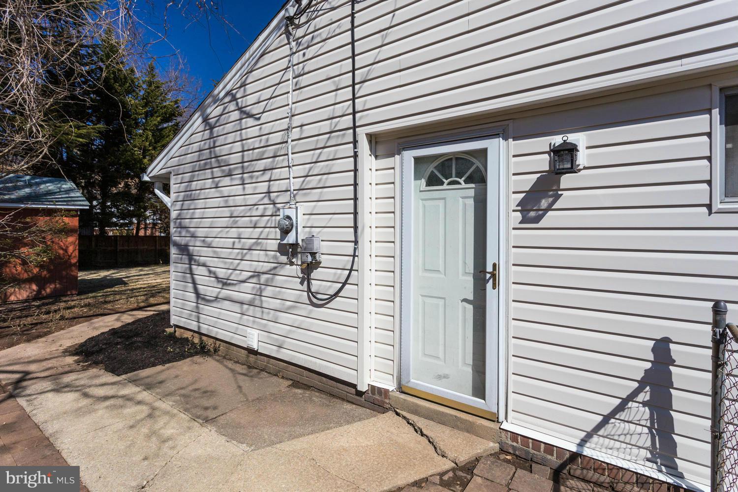 7414 Inzer Street Springfield, VA 22151 - Photo 22 of 30 Private side door entrance