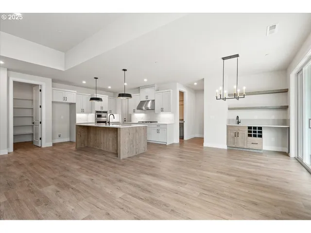 $874,900 | 16713 Northeast 38th Avenue, Vancouver, WA 98686