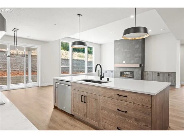 $874,900 | 16713 Northeast 38th Avenue, Vancouver, WA 98686