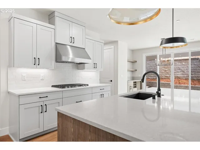 $874,900 | 16713 Northeast 38th Avenue, Vancouver, WA 98686