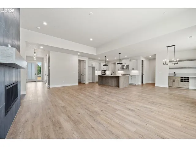 $874,900 | 16713 Northeast 38th Avenue, Vancouver, WA 98686