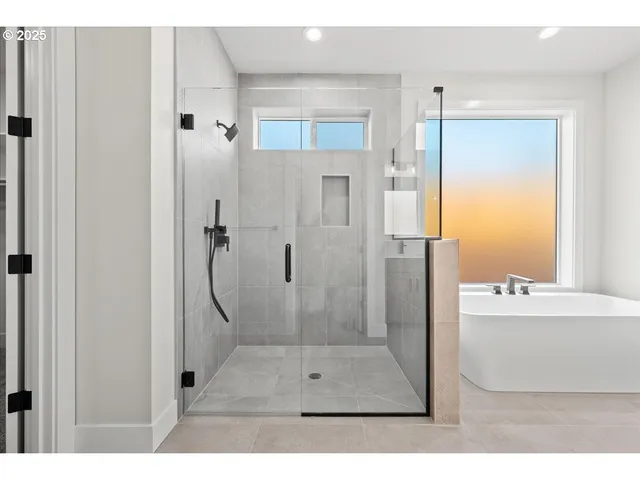 $874,900 | 16713 Northeast 38th Avenue, Vancouver, WA 98686