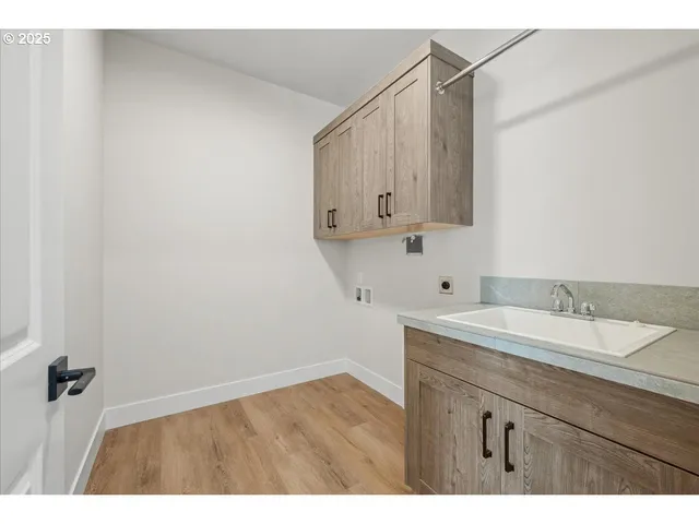 $874,900 | 16713 Northeast 38th Avenue, Vancouver, WA 98686