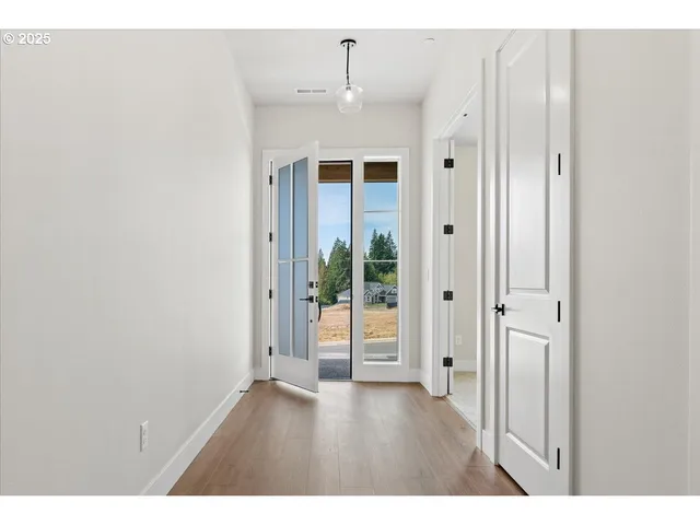 $874,900 | 16713 Northeast 38th Avenue, Vancouver, WA 98686