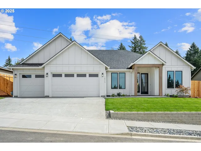 $874,900 | 16713 Northeast 38th Avenue, Vancouver, WA 98686