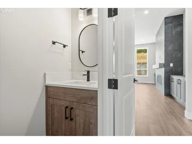 $874,900 | 16713 Northeast 38th Avenue, Vancouver, WA 98686