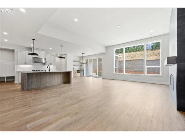 $874,900 | 16713 Northeast 38th Avenue, Vancouver, WA 98686