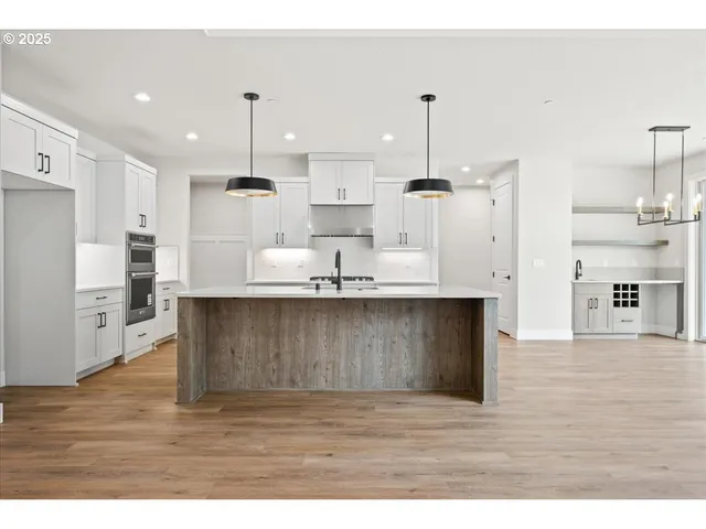 $874,900 | 16713 Northeast 38th Avenue, Vancouver, WA 98686