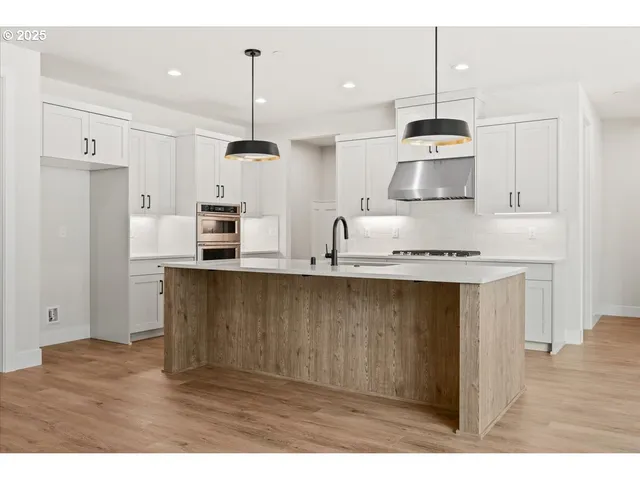 $874,900 | 16713 Northeast 38th Avenue, Vancouver, WA 98686