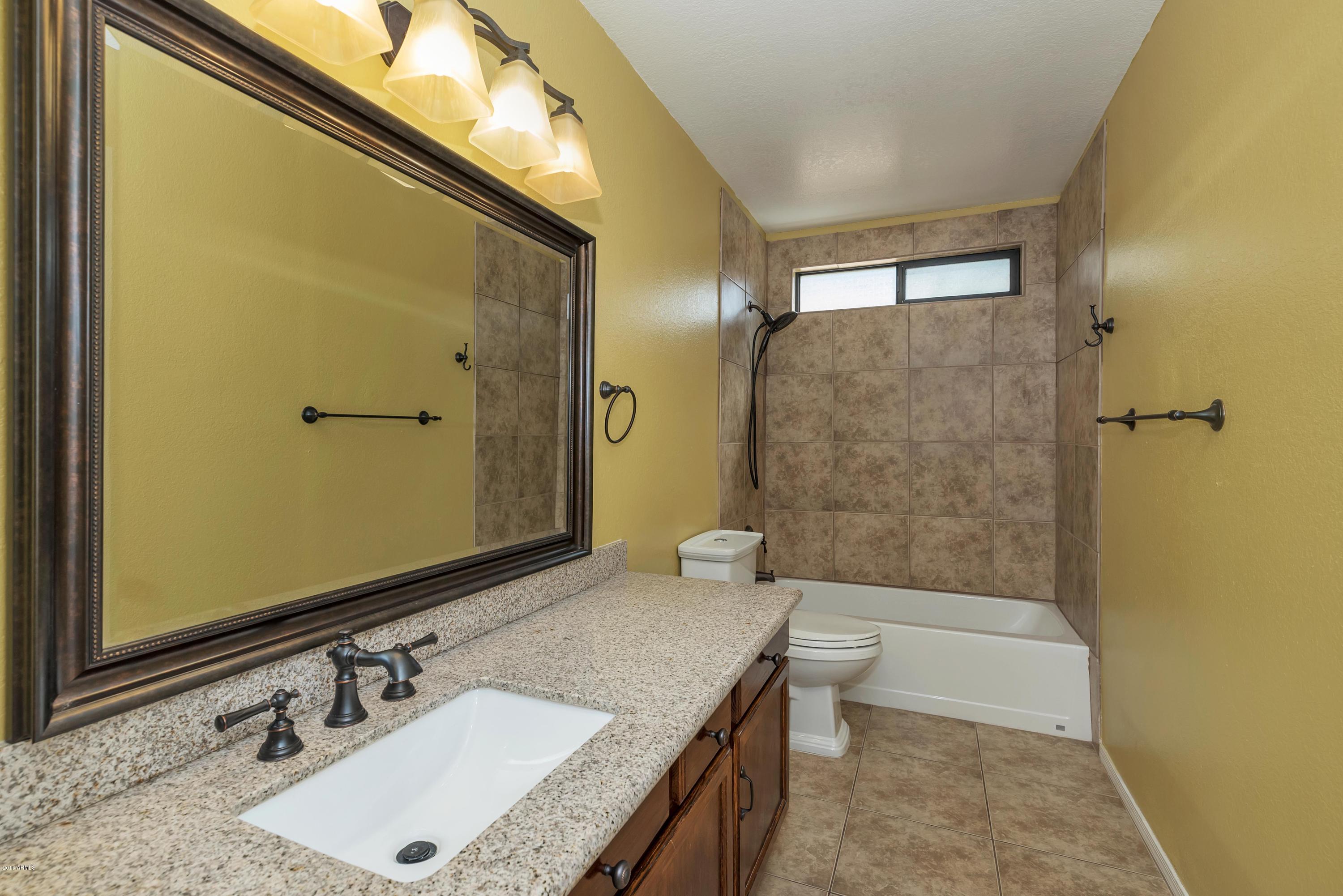 462 East Harwell Road Gilbert, AZ 85234 - Photo 23 of 44 Hall Bathroom