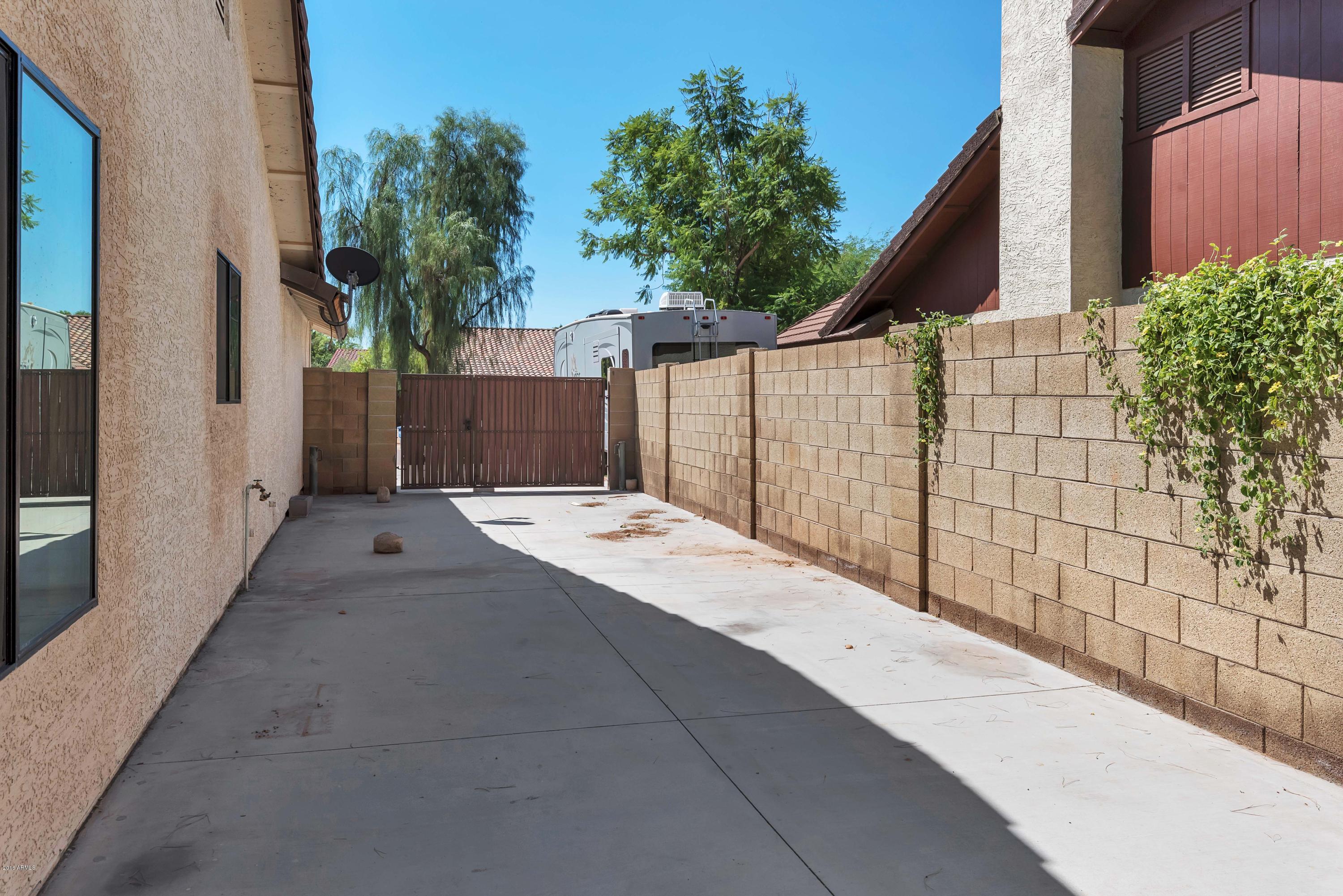 462 East Harwell Road Gilbert, AZ 85234 - Photo 29 of 44 RV Parking