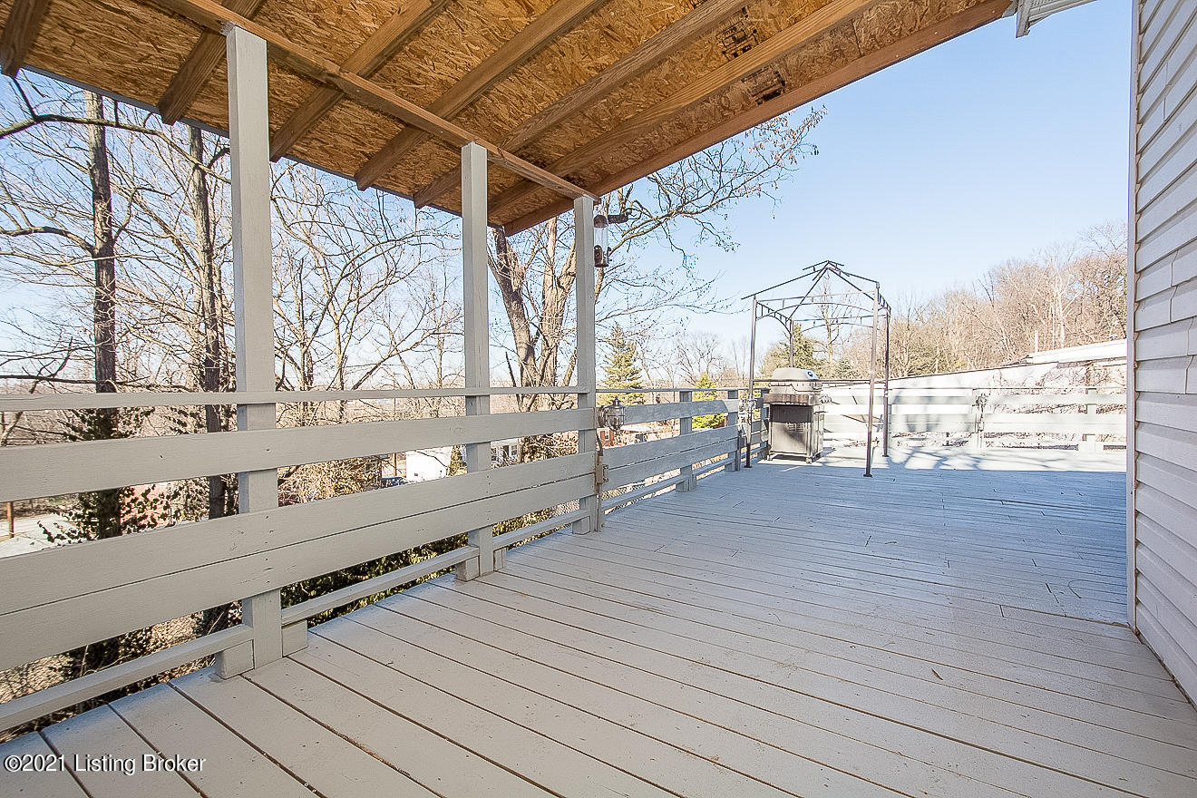 658 Edith Road Louisville, KY 40206 - Photo 24 of 34 Covered Deck