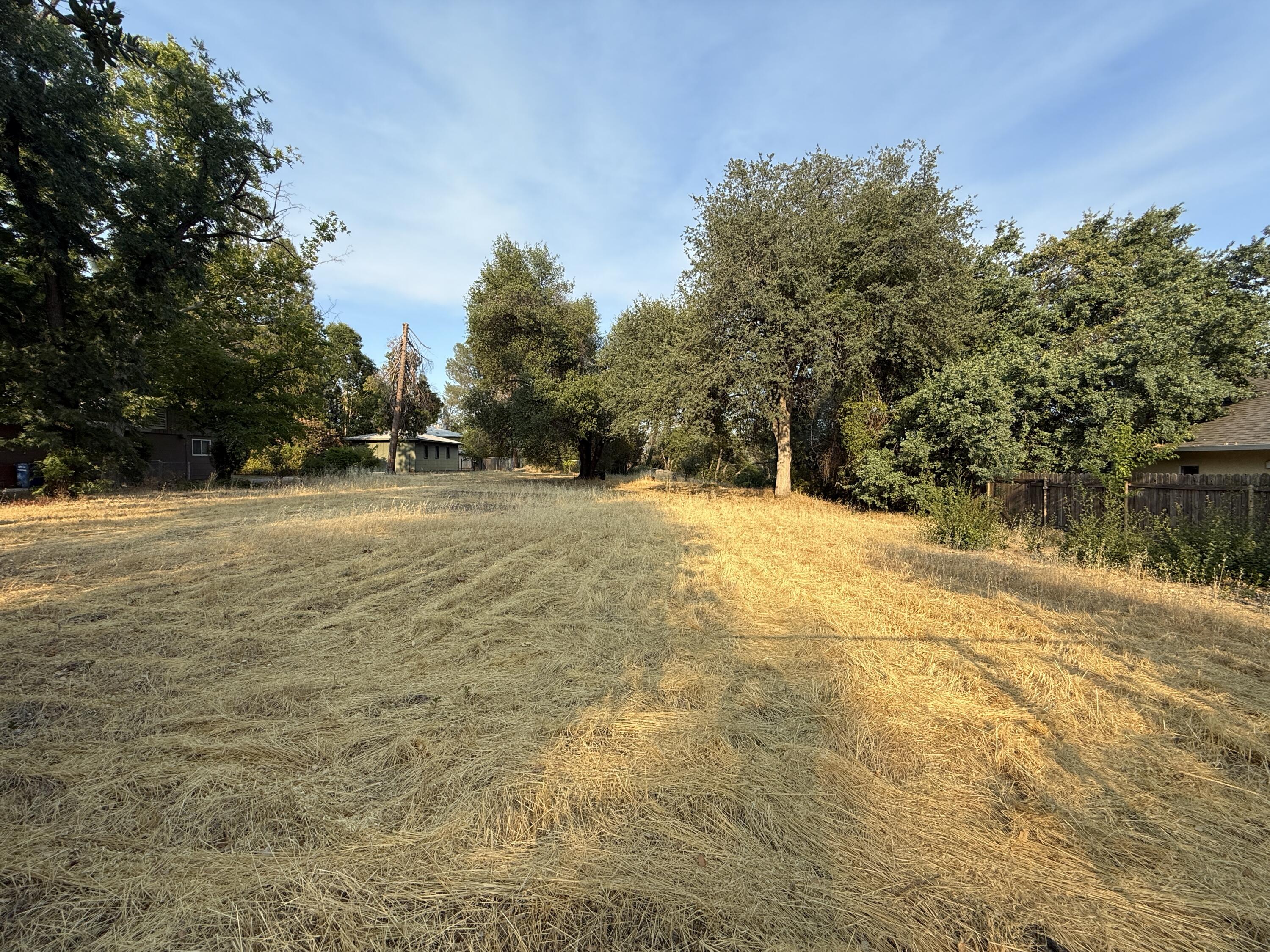 3293 Middleton Lane Redding, CA 96002 - Photo 4 of 11 3293 Middleton