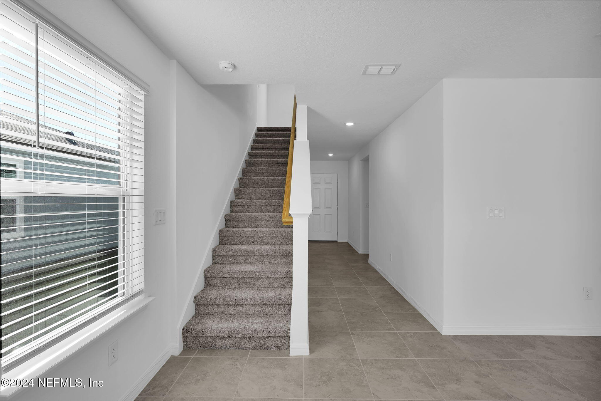 5441 Integrity Way Jacksonville, FL 32244 - Photo 20 of 38 a view of entryway and hall