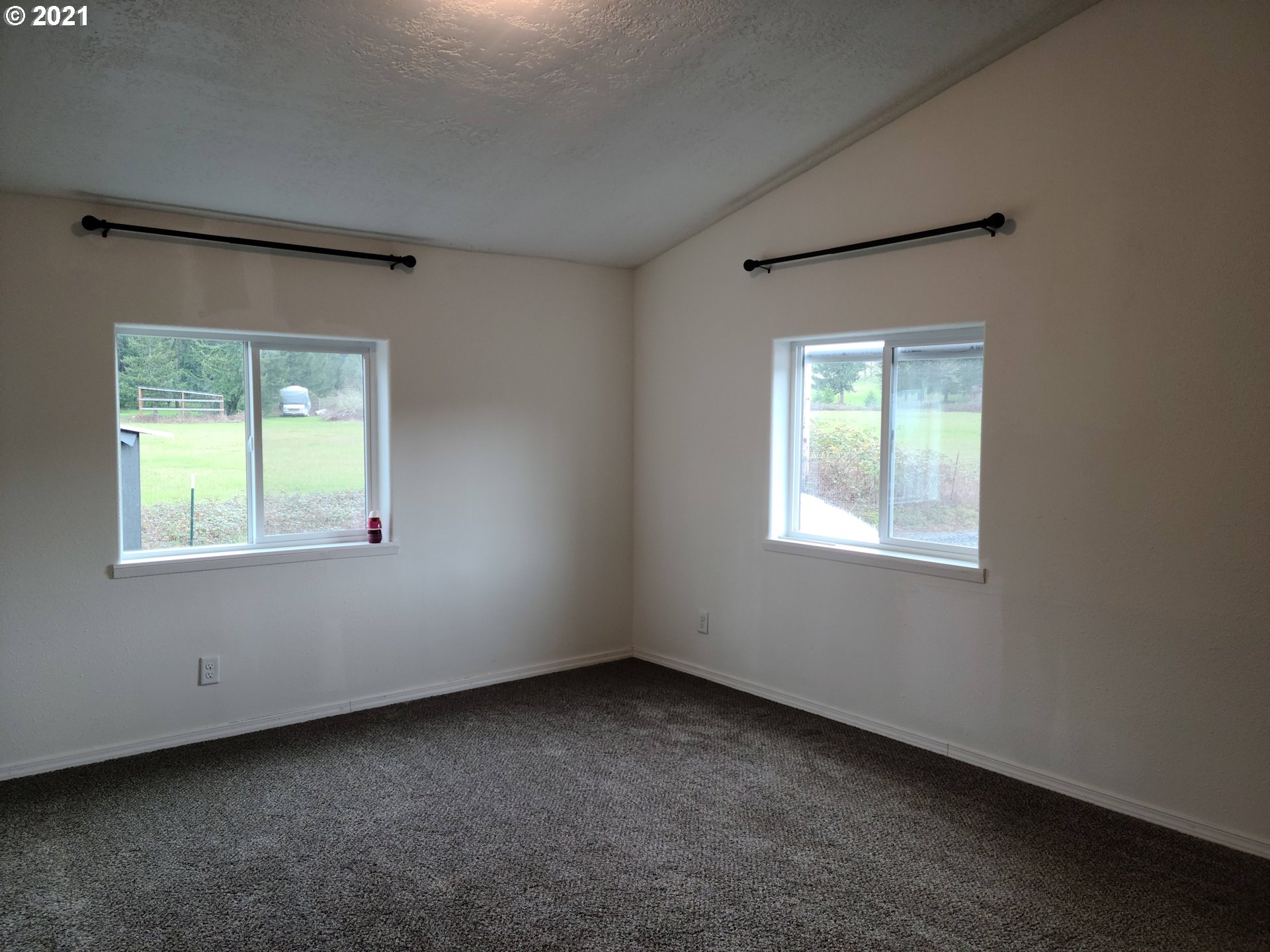 27710 Liberty Road Sweet Home, OR 97386 - Photo 14 of 25 Gallery Image 14