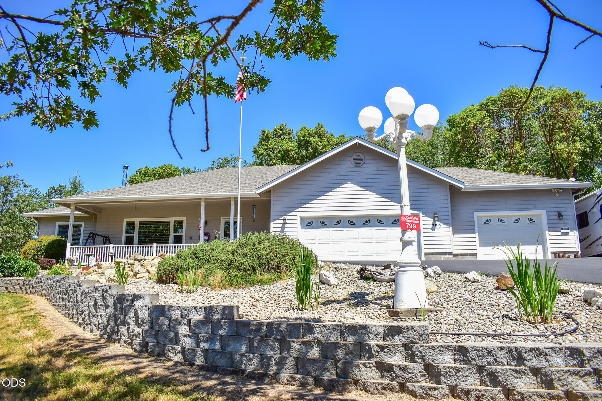 799 Three Pines Road Grants Pass, OR 97526 - Photo 1 of 40