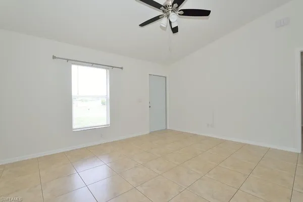 $1,750 | 907 Northeast 10th Terrace, Cape Coral, FL 33909