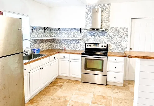 $2,500 | 421 North Ocean Breeze, Lake Worth Beach, FL 33460