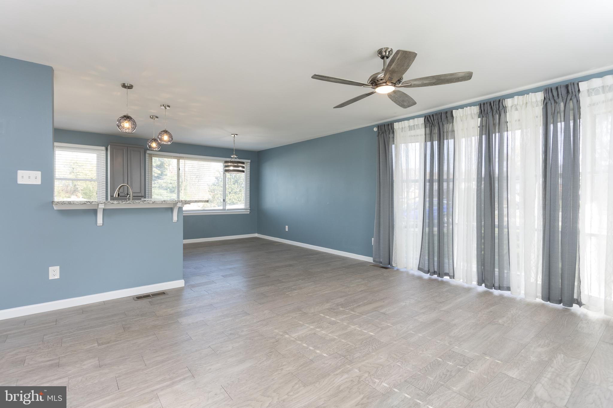 2400 Cider Mill Road Baltimore, MD 21234 - Photo 3 of 33 Living Room