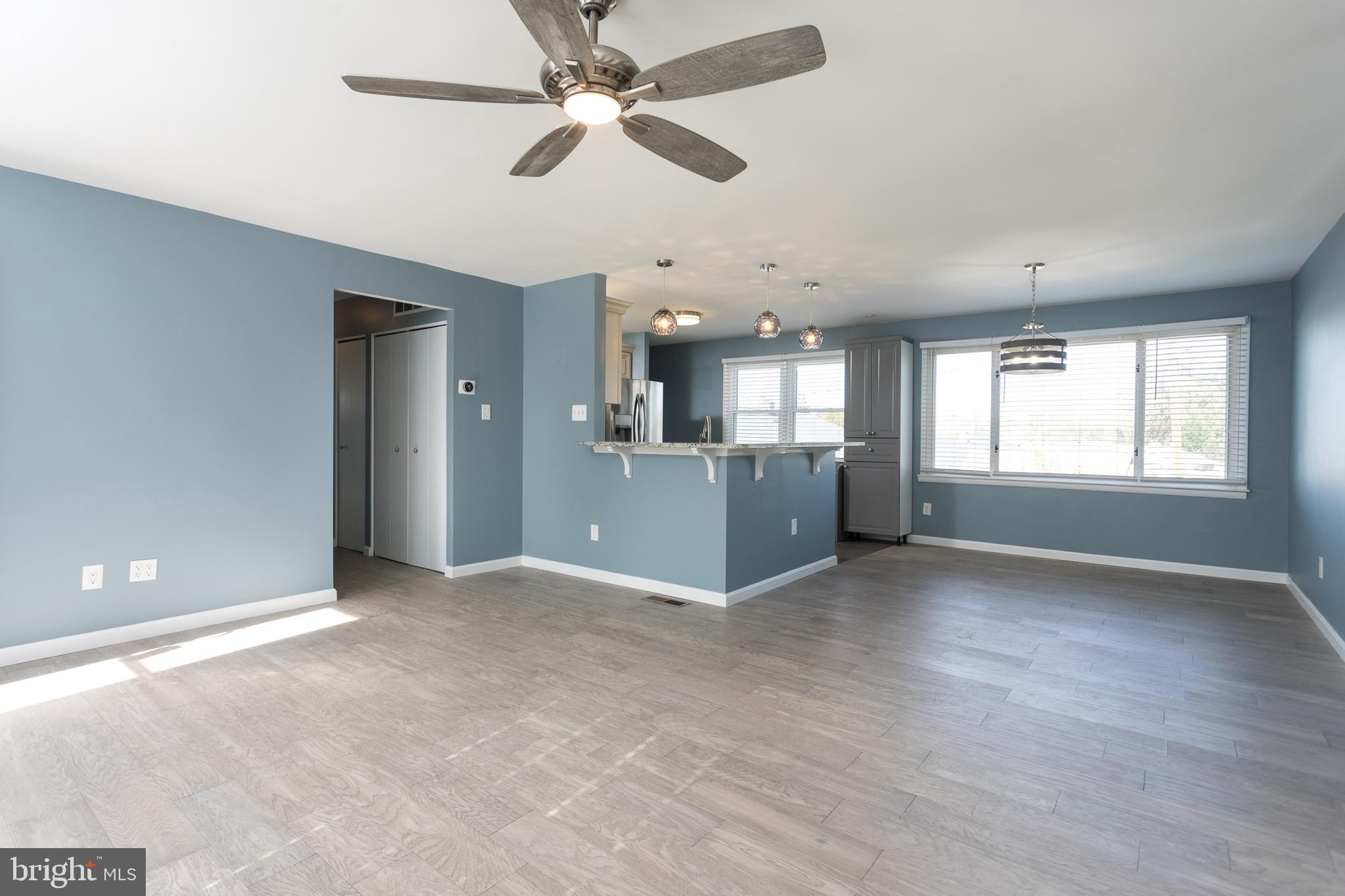 2400 Cider Mill Road Baltimore, MD 21234 - Photo 4 of 33 Living Room