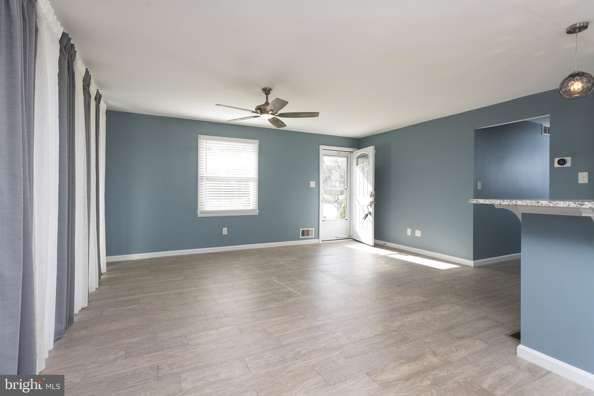 2400 Cider Mill Road Baltimore, MD 21234 - Photo 5 of 33 Living Room