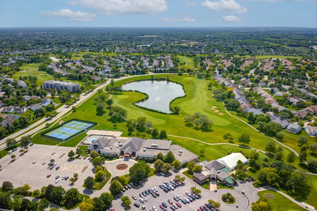 $219,000 | 13841 South Bristlecone Drive, Unit A, Plainfield, IL 60544