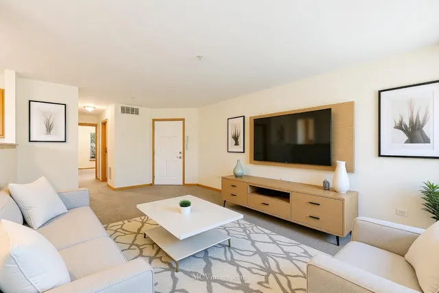 $219,000 | 13841 South Bristlecone Drive, Unit A, Plainfield, IL 60544