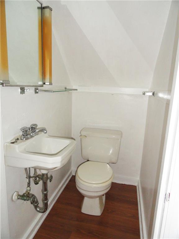 11070 Old Trail Road North Huntingdon, PA 15642 - Photo 9 of 25 Convenient first floor powder room