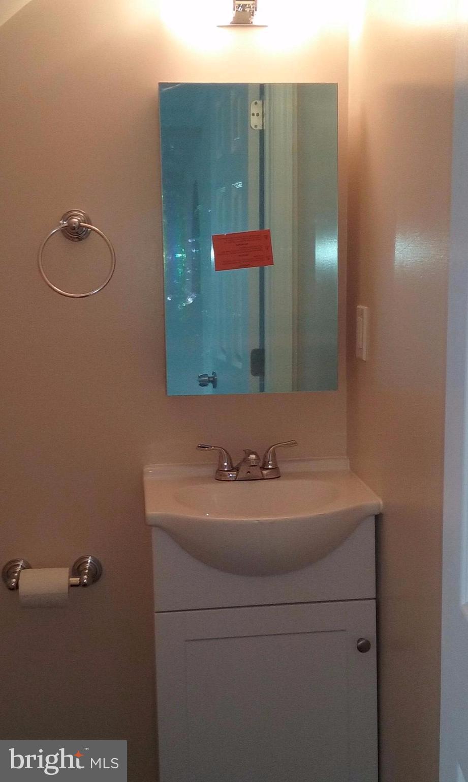 5013 Sheriff Road Northeast Washington, DC 20019 - Photo 17 of 27 Bath