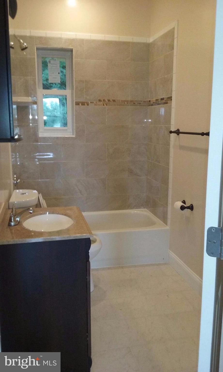 5013 Sheriff Road Northeast Washington, DC 20019 - Photo 6 of 27 Bath (Master)