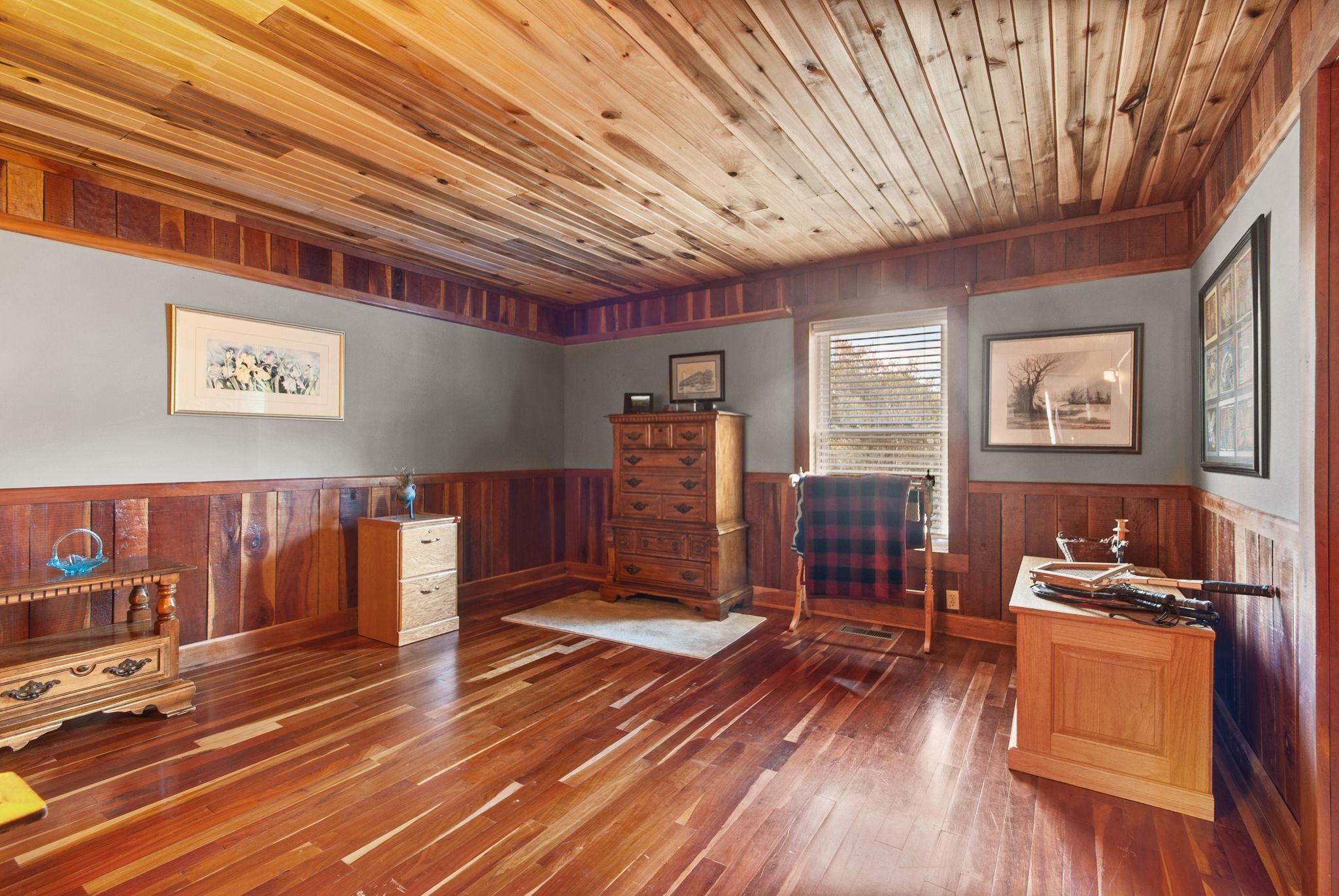 1927 Fowler Hollow Road Lynnville, TN 38472 - Photo 13 of 77 a view of a livingroom with furniture and an empty room