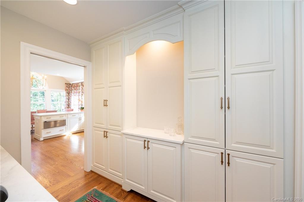 1775 Sterling Road Charlotte, NC 28209 - Photo 12 of 46 Gallery Image 12