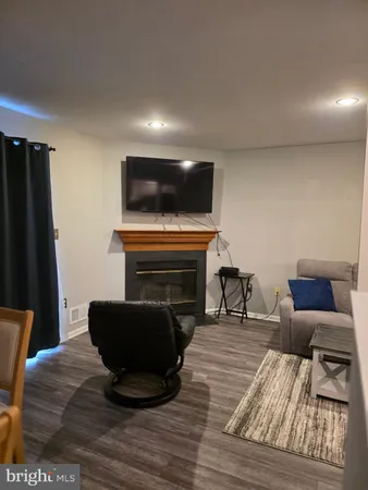 $379,900 | 5 Pioneer Court, Ewing, NJ 08628