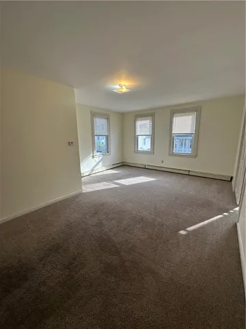 $3,000 | 6 Russell Avenue, Newport, RI 02840