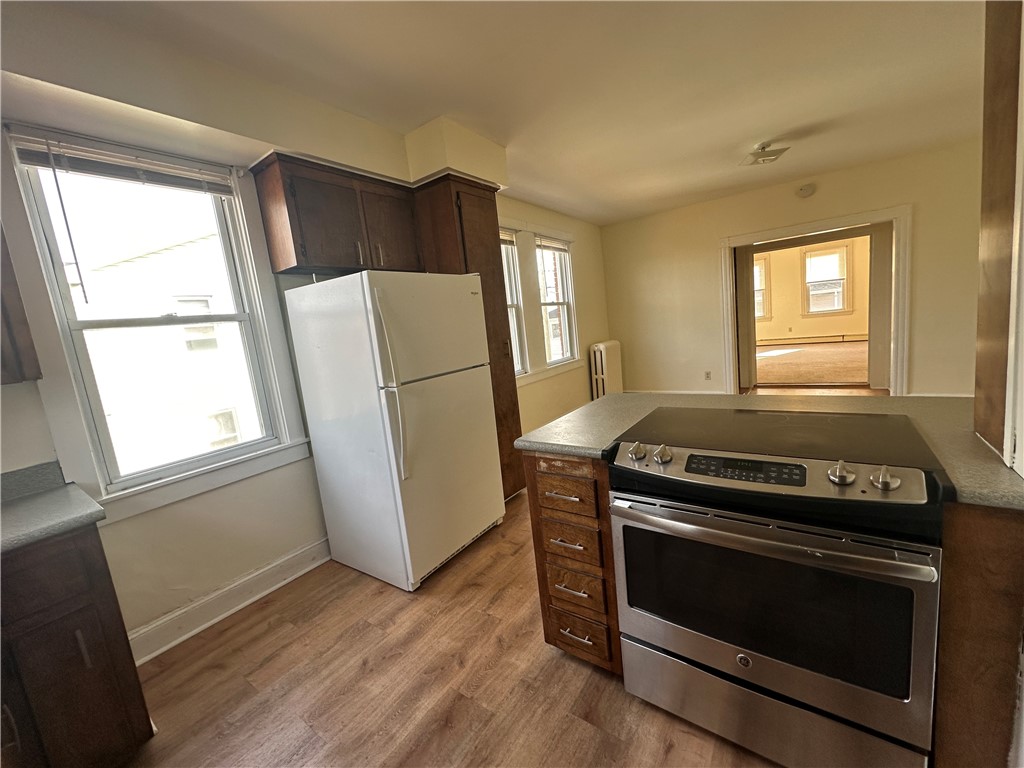 6 Russell Avenue Newport, RI 02840 - Photo 4 of 23