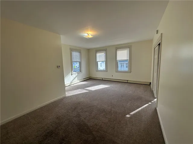 $3,000 | 6 Russell Avenue, Newport, RI 02840