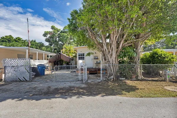 $350,000 | 72 1st Court, Key Largo, FL 33037