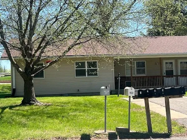 $900 | 801 South 5th Street, Unit 1, Savannah, MO 64485