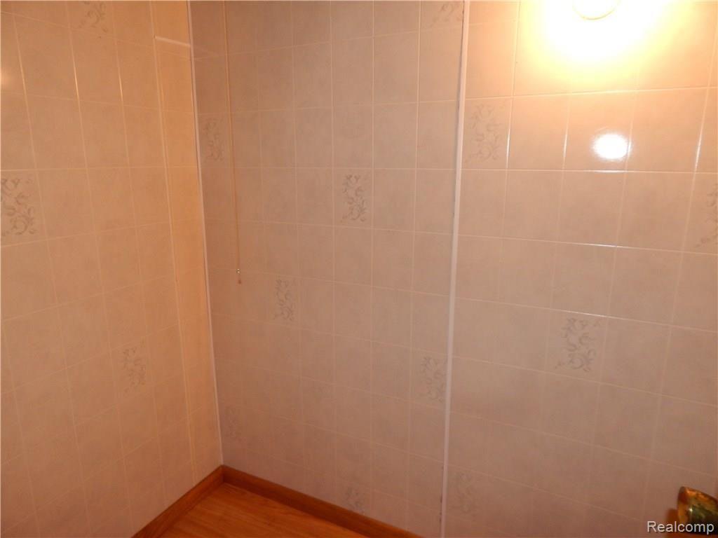 9229 West Allen Road Fowlerville, MI 48836 - Photo 25 of 29 Possible Bathroom
