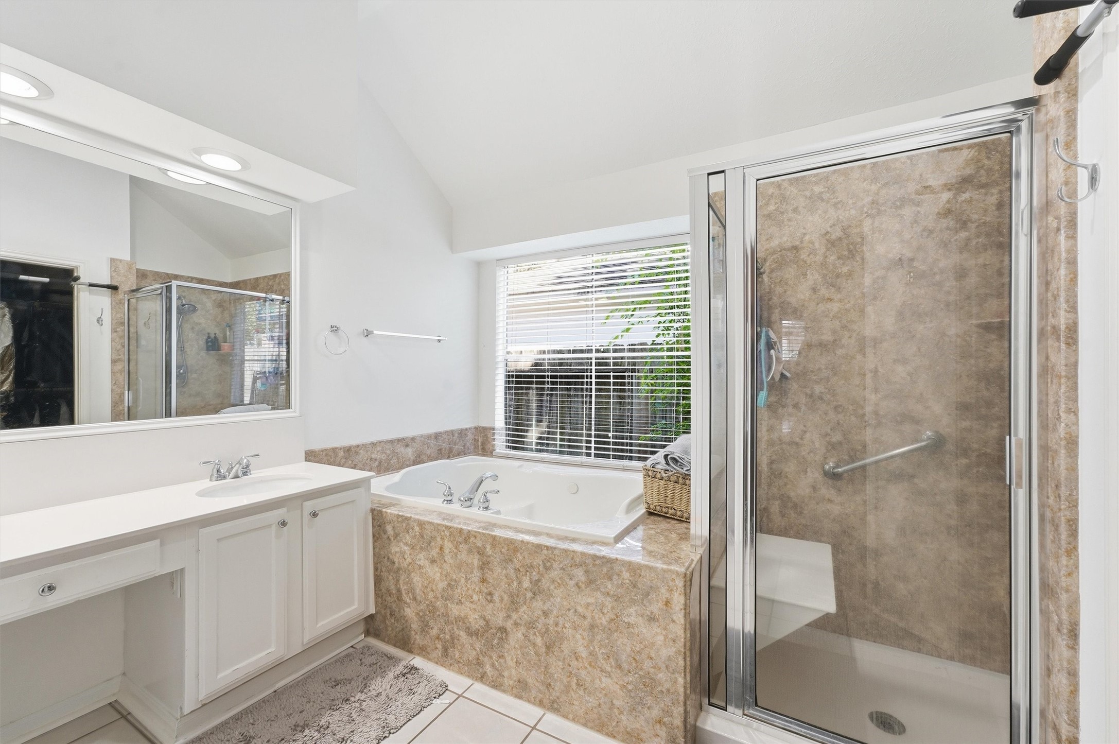 18811 Racquet Sports Way Humble, TX 77346 - Photo 4 of 28 Primary Bath with a separate tub and shower.