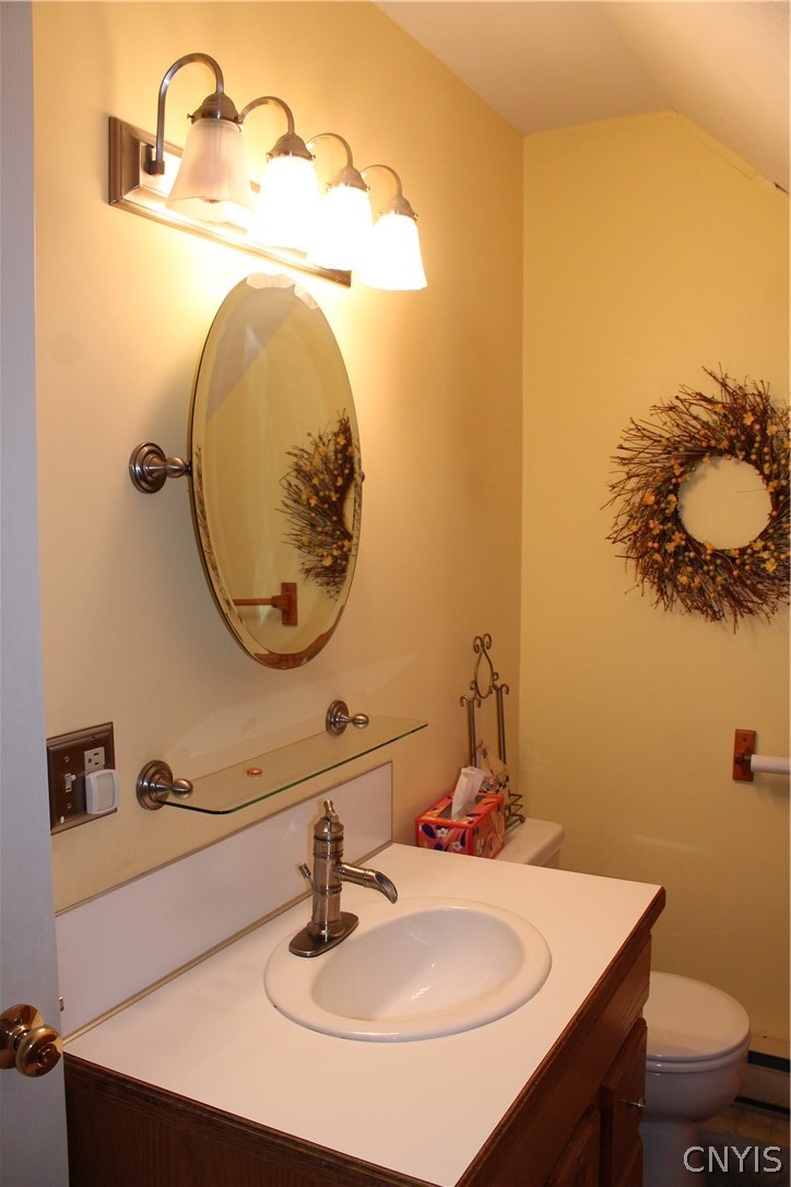 1845 Whiting Road Van Buren, NY 13112 - Photo 38 of 50 Upstairs bathroom