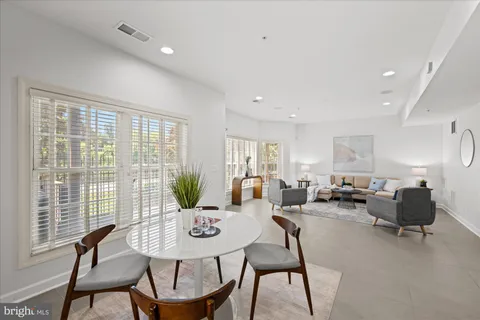 $1,200,000 | 5139 Brawner Place, Alexandria, VA 22304