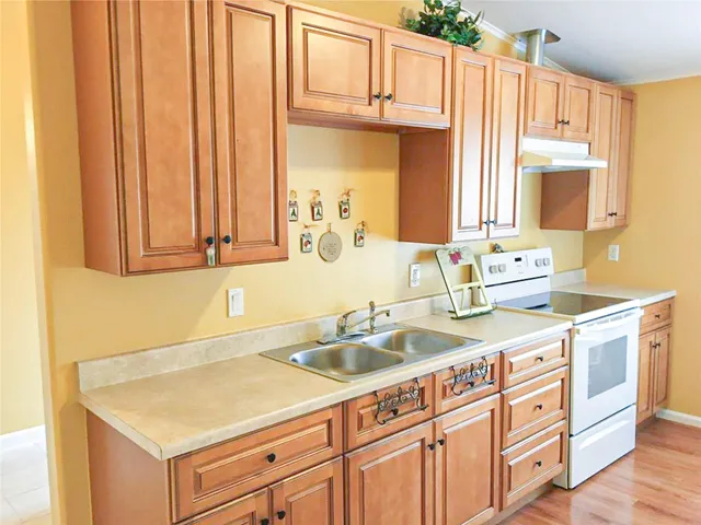 $1,000 | 3118 Trail Loop South, Rosharon, TX 77583