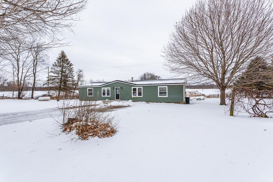 4105 South Williams Road Stockbridge, MI 49285 - Photo 1 of 31 5R9A0439