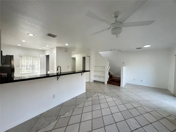 $2,850 | 324 Northeast 3rd Street, Unit D, Hallandale Beach, FL 33009