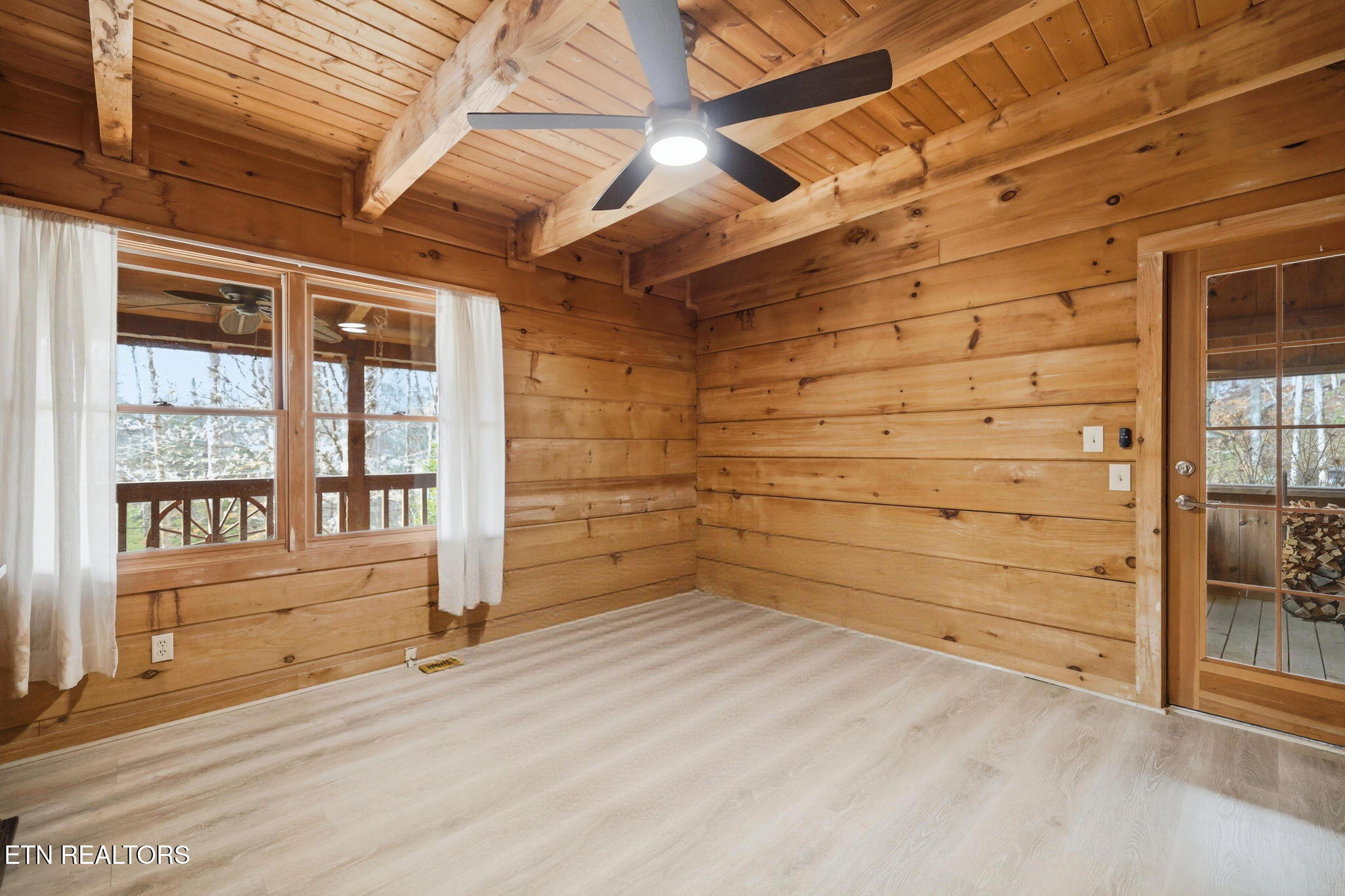 2175 Newt Huff Way Sevierville, TN 37862 - Photo 16 of 35 19-web-or-mls-IMG_1916_autoremove_210944